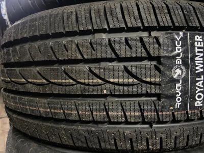 Лот: 20739046. Фото: 1. Зимняя резина 245/60 R-18 " Royal... Шины