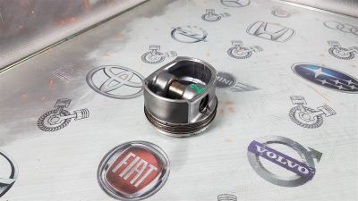 Лот: 23587790. Фото: 1. Поршень Mercedes-Benz C-Class... Двигатель и элементы двигателя