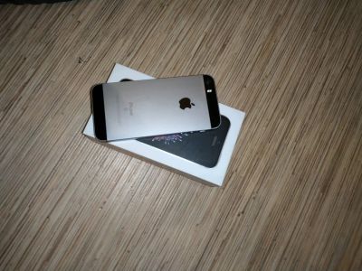Лот: 15947633. Фото: 1. iPhone se. Смартфоны