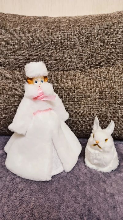 Лот: 24670918. Фото: 1. Кукла-упаковка с зайчиком. Куклы и аксессуары