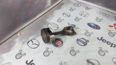 Лот: 23586891. Фото: 1. Поршень с шатуном Mitsubishi Outlander... Двигатель и элементы двигателя