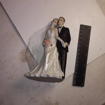 Лот: 25858430. Фото: 1. гипсовая фигурка на свадебный... Фигурки, статуэтки