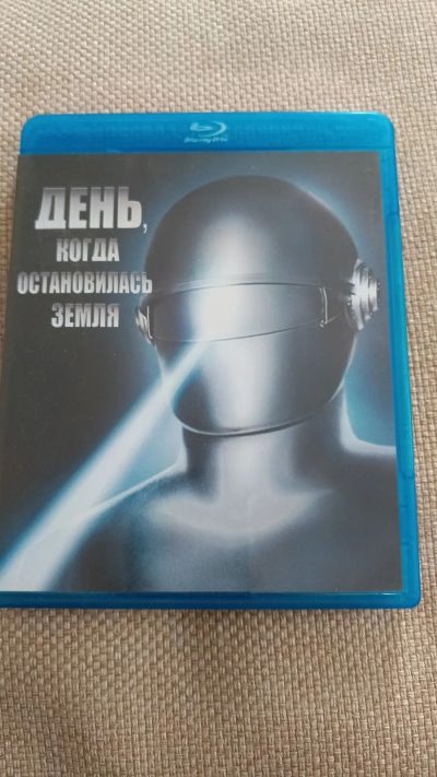 Лот: 21639895. Фото: 1. Blu-ray (bluray) фильм "ДЕНЬ... Видеозаписи, фильмы