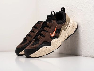 Лот: 24976722. Фото: 1. Кроссовки Nike Tech Hera. Кеды, кроссовки, слипоны