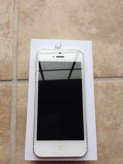 Лот: 3298465. Фото: 1. Apple Iphone 5 32 gb. Смартфоны