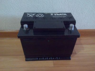 Лот: 9765054. Фото: 1. Продам рабочий аккумулятор Varta... Аккумуляторы