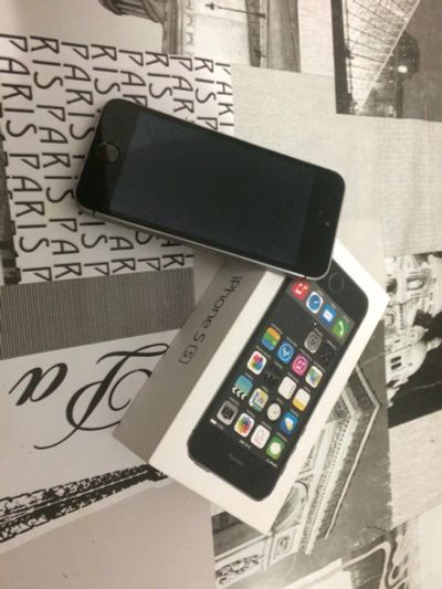 Лот: 10923142. Фото: 1. iPhone 5s (б/у). Смартфоны