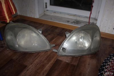 Лот: 10458430. Фото: 1. Фары Toyota Vitz. Оптика и освещение