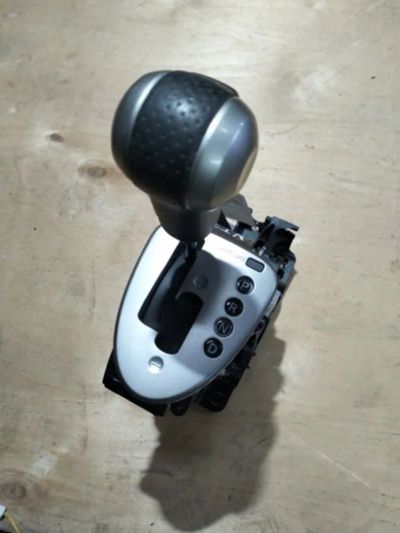Лот: 21403073. Фото: 1. селектор акпп Nissan Dualis NJ10. Двигатель и элементы двигателя