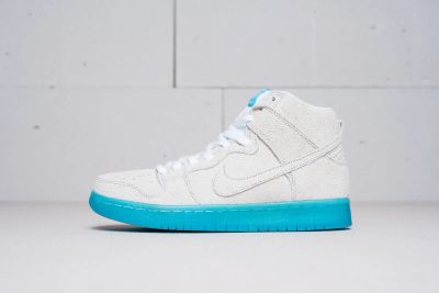 Лот: 11617624. Фото: 1. Кроссовки Nike Dunk SB High. Кеды, кроссовки, слипоны