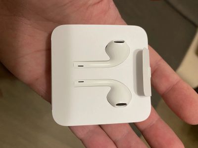 Лот: 17035575. Фото: 1. Apple EarPods (Lightning) из своих... Красноярск