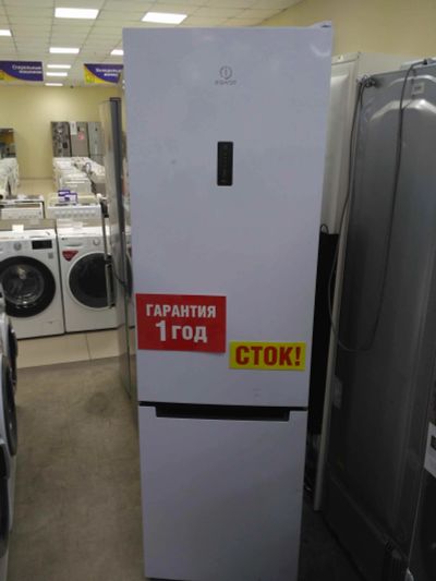Лот: 13559361. Фото: 1. Холодильник indesit df 5200 w... Холодильники, морозильные камеры