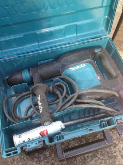 Лот: 10903496. Фото: 1. Отбойный молоток Makita HM0870C. Электроинструмент