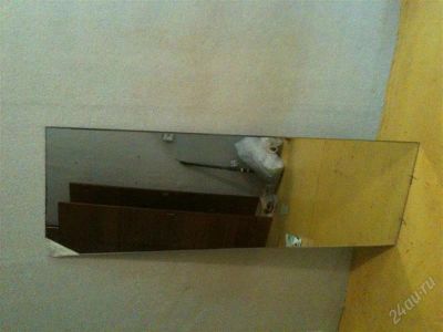Лот: 1121401. Фото: 1. зеркало с отколотым уголком. с... Другое (домашний быт)