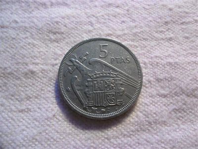 Лот: 1366719. Фото: 1. Италия, 5 песет, 1957 год. Европа