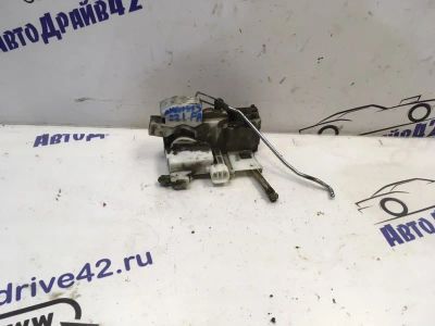 Лот: 21713645. Фото: 1. замок двери Toyota Avensis ST220. Двигатель и элементы двигателя