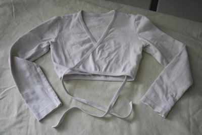 Лот: 3666677. Фото: 1. Болеро для хореографии, р-р 32. Купальники, плавки, шорты для плавания