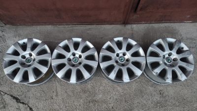 Лот: 17581796. Фото: 1. Диски Skoda Octavia RS r16. Диски