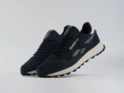 Лот: 25199695. Фото: 1. Кроссовки Reebok Classic Leather... Кеды, кроссовки, слипоны