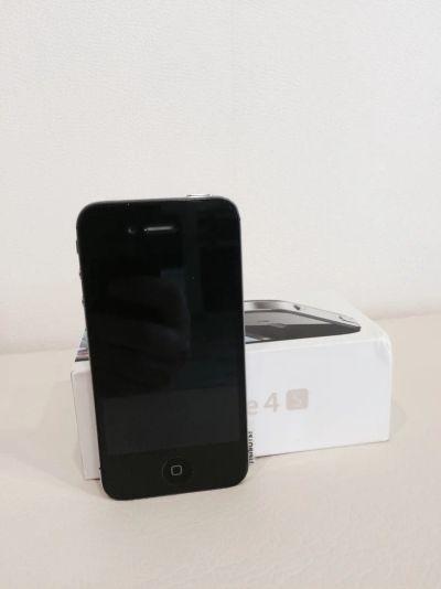 Лот: 5340157. Фото: 1. IPhone 4S, Gb 16 черный, ТОРГ. Смартфоны
