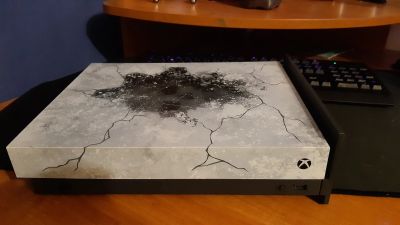 Лот: 17221182. Фото: 1. Xbox One X Limited Edition Gears. Игровые приставки, консоли
