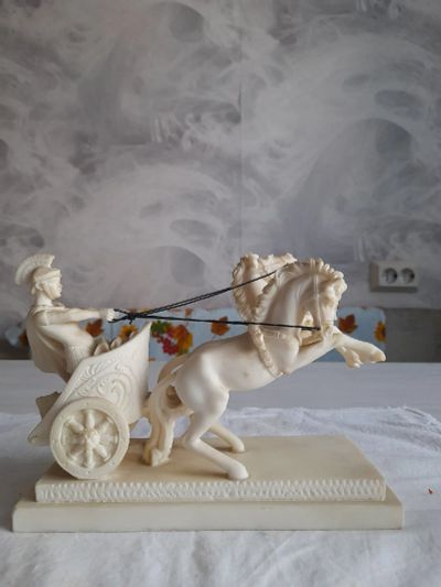 Лот: 18390006. Фото: 1. скульптура " колесница с возничим. Скульптуры