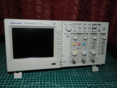 Лот: 25119084. Фото: 1. Осциллограф Tektronix TDS2012В. Контрольно-измерительное оборудование