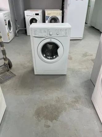 Лот: 21250094. Фото: 1. стиральная машина indesit б/у... Стиральные машины