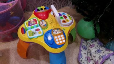 Лот: 9861413. Фото: 1. Обучающий столик Fisher-Price... Развивающие