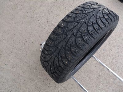 Лот: 24385649. Фото: 1. 205/55 R16 - Одна шина шипованная... Шины