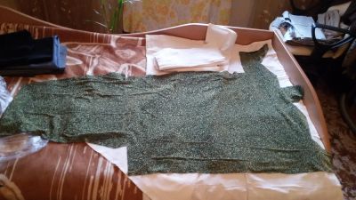 Лот: 7493057. Фото: 1. трикотаж зеленый с люрексом. отрезок... Ткани, нитки, пряжа