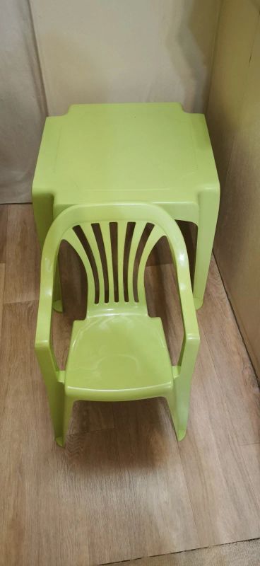 Лот: 18004044. Фото: 1. стол и стульчик детский. Столики, стулья, парты