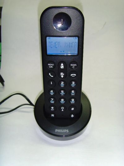 Лот: 5442825. Фото: 1. Беспроводной телефон Philips D1201B. DECT и радиотелефоны