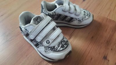 Лот: 7230134. Фото: 1. Кросовки детские Adidas. Кеды, кроссовки