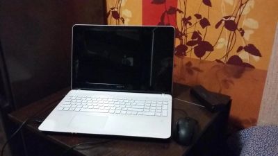 Лот: 6227283. Фото: 1. Sony Vaio SVF1521X1RW White. Ноутбуки