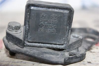 Лот: 21718219. Фото: 1. датчик ускорения Hyundai Accent... Двигатель и элементы двигателя