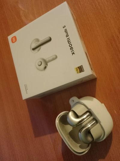 Лот: 25547837. Фото: 1. Наушники Xiaomi Buds 5 (не Redmi... Наушники, гарнитуры