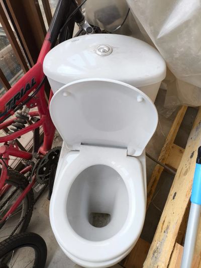 Лот: 21730374. Фото: 1. Унитаз от застройщика. Унитазы, биде