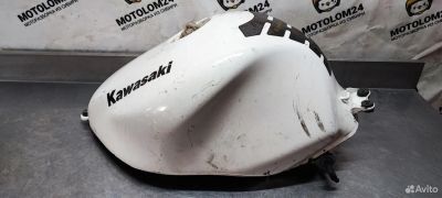 Лот: 22462956. Фото: 1. Топливный бак Kawasaki ZX9R C. Запчасти