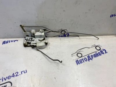 Лот: 21710796. Фото: 1. замок двери Toyota Avensis AT220L. Двигатель и элементы двигателя