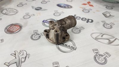 Лот: 23591190. Фото: 1. Корпус термостата Mitsubishi FUSO... Двигатель и элементы двигателя
