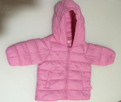 Лот: 6516945. Фото: 1. Курточка на девочку Benetton. Верхняя одежда