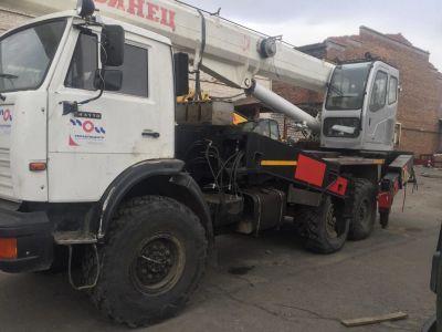 Лот: 11432840. Фото: 1. Кран Челябинец Камаз 43118 32т. Грузовики, автобусы, спецтехника
