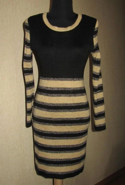 Лот: 3954134. Фото: 1. Шерстяное трикотажное платье... Платья