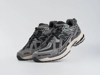 Лот: 25045644. Фото: 1. Кроссовки New Balance 1906U. Кеды, кроссовки, слипоны