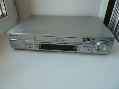 Лот: 16276853. Фото: 1. видеомагнитофон Panasonic NV-FJ720АU. Видеомагнитофоны