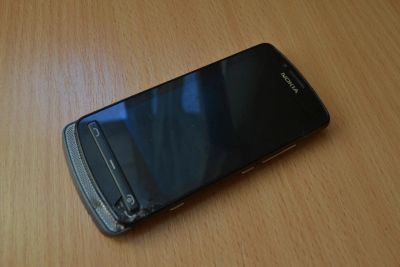 Лот: 8153201. Фото: 1. nokia 700 не включается. Смартфоны