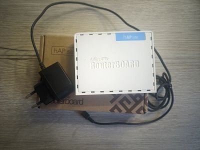 Лот: 25518938. Фото: 1. Маршрутизатор Mikrotik hAP lite. Маршрутизаторы (роутеры)