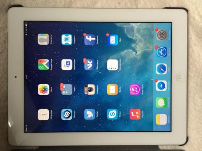 Лот: 5481644. Фото: 1. Продам APPLE IPAD 4, 64 gb с сим-картой... Планшеты