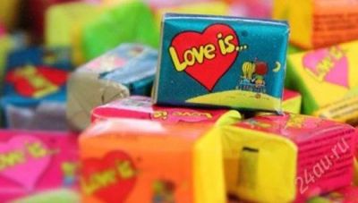 Лот: 2229026. Фото: 1. Жевательная резинка LOVE IS. Другое (продукты)